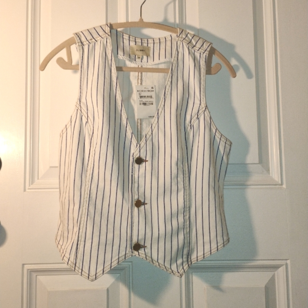Striped Denim Vest* DL1961* extremely newly added for the season